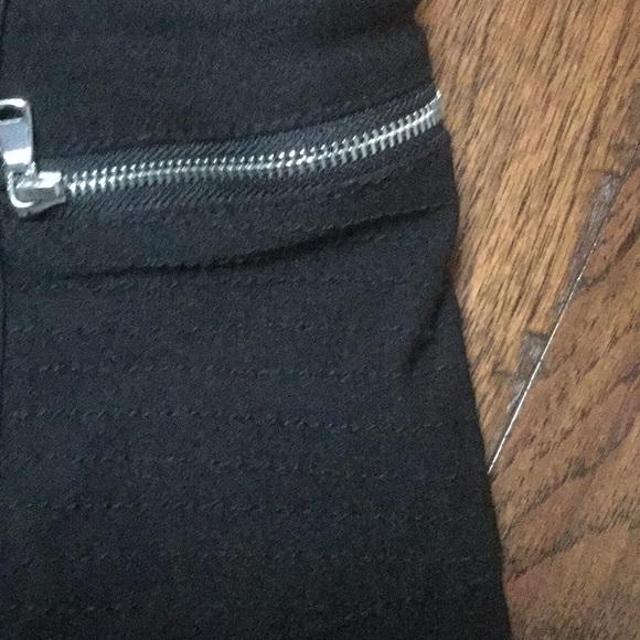 Capri Pants - Picture 2 of 5